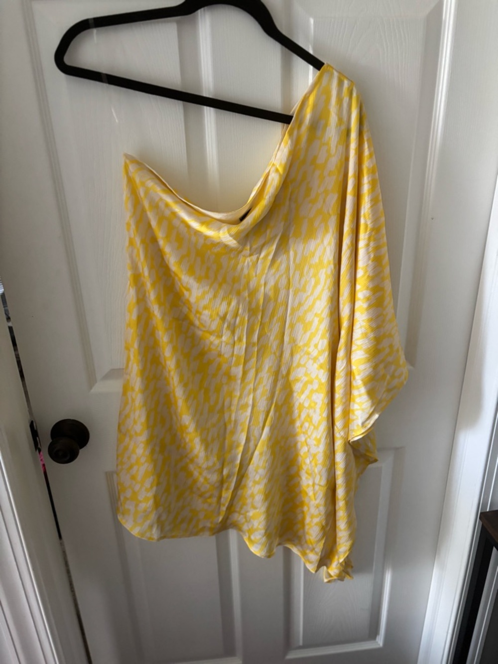 VICI Yellow and White Abstract One-Shoulder Top-never worn